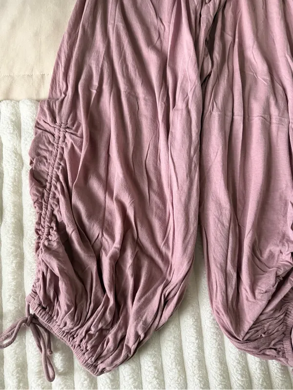 Urban Outfitters Mauve Drawstring Ruched cropped jogger pants - Image 4
