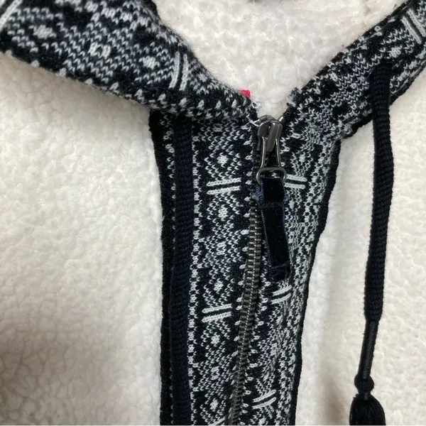 American Eagle Outfitters‎ teddy Sherpa jacket size medium - Image 3