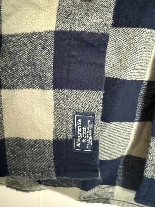 Abercrombie Navy and olive flannel - Image 4
