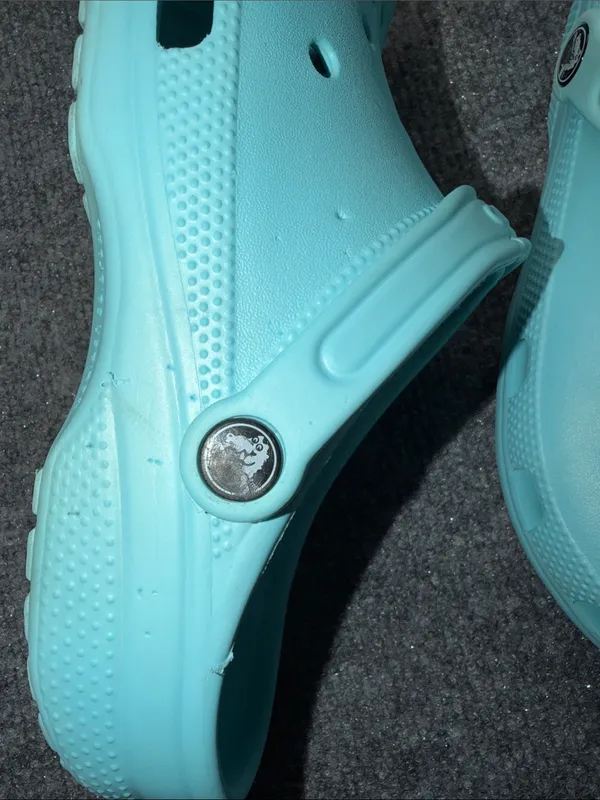 CROCS Classic Light Blue Slip-On Clogs - Image 7