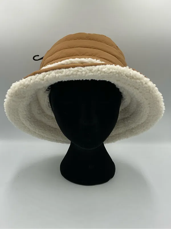 NWT UGG Women's Reversible AW Uggfluff Chestnut Bucket Hat Size L/XL - Image 2