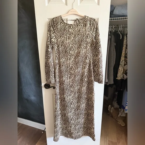 NWOT VICI Into You Dress - Image 4