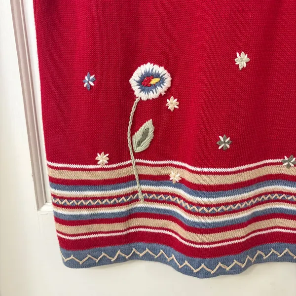 VTG Red Floral Embroidered Sweater Vest Women M Cottagecore Western Grandmacore - Image 4