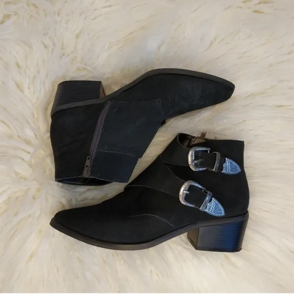 EUC Black Suede Thalia Western Pointed Toe Booties Silver Buckle Women's Size 9 - Image 6