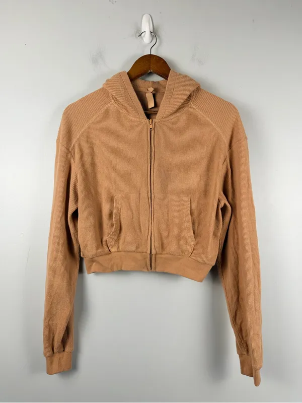 Skims cropped waffle knit full zip jacket size small in tan - Image 2