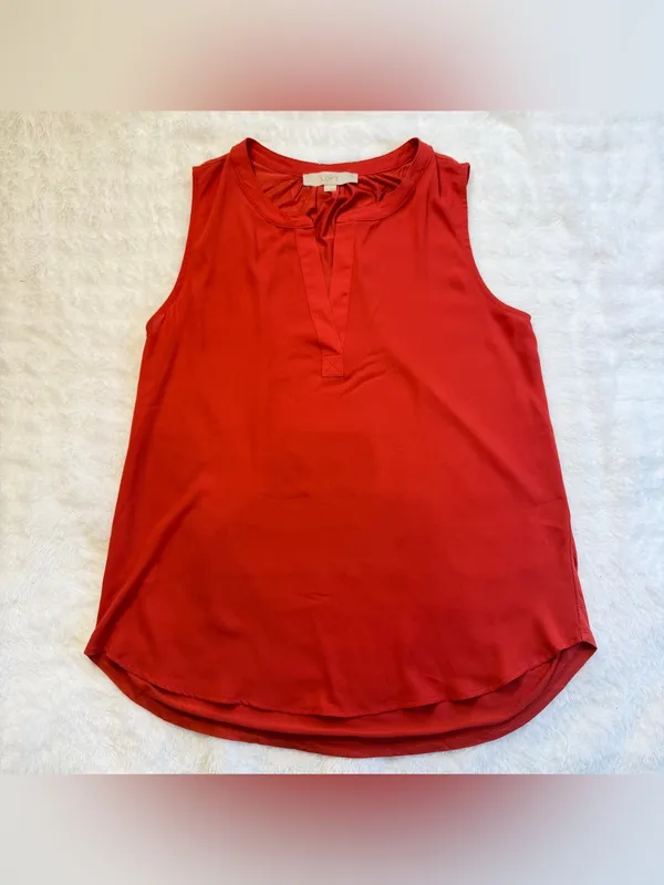 LOFT Loft Women’s Red Sleeveless Notch Neck Blouse Top Size Medium - Image 3