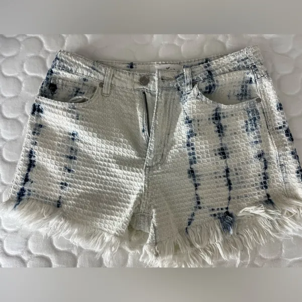 KanCan White Tie-Dye Frayed Hem Women's Shorts Size L - Image 2