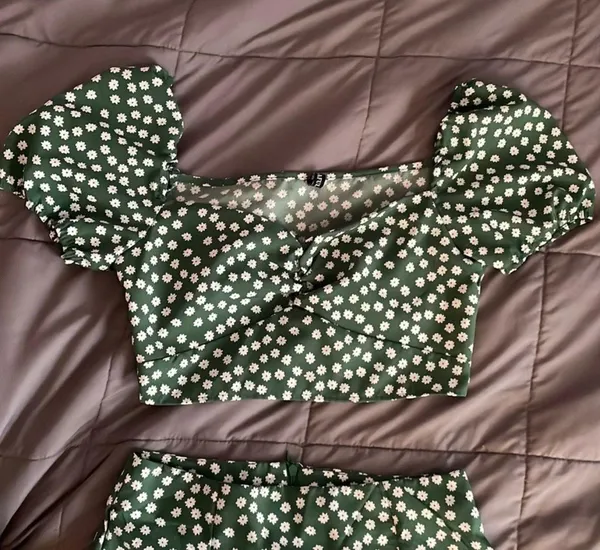 Zaful Green Floral Crop Top And Mini Skirt Set - Image 2