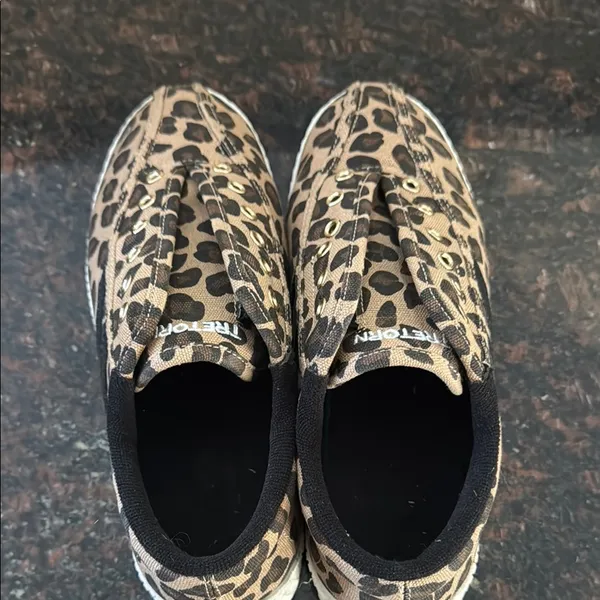 Tretorn Nylite women's Leopard Print Slip-On Sneakers Leopard W8 - Image 5