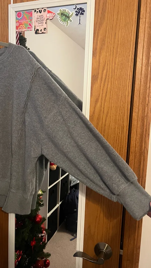 American Eagle Big Hug Sweatshirt - Image 3