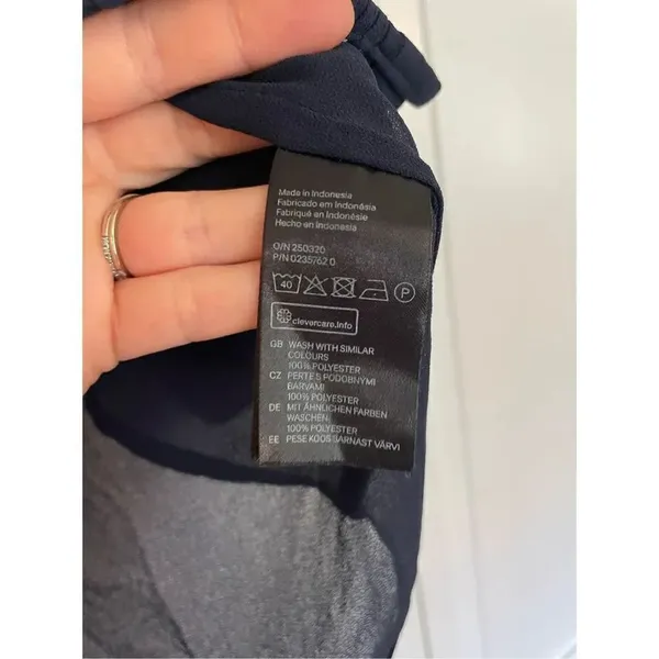 H&M navy pleat front blouse - Image 4