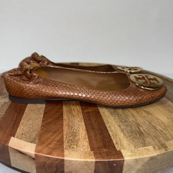Tory Burch Reva Snake Skin Embossed Ballet Scrunch Flats Logo SZ 8.5 Brown Gold - Image 2