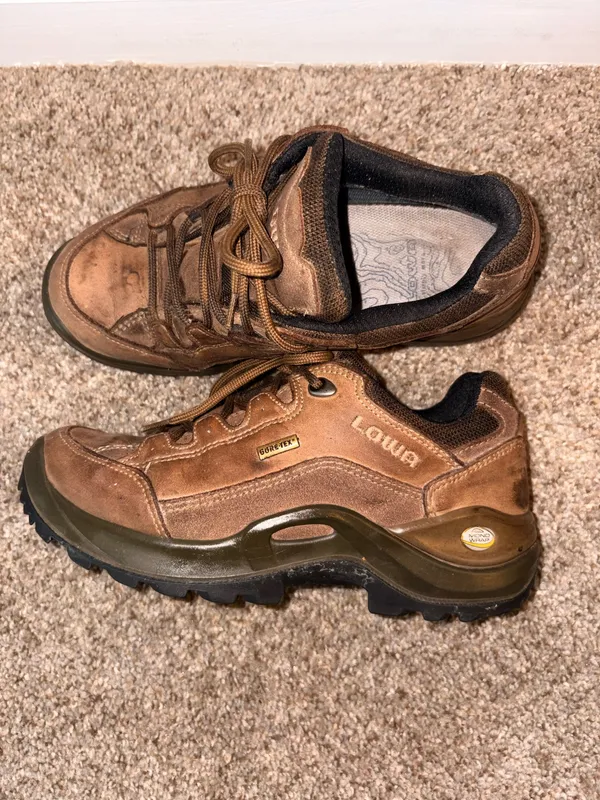 Lowa Gore-Tex Leather Waterproof Hiking Shoes Women’s Size 5 Vibram Trail Hiking Boots - Image 2