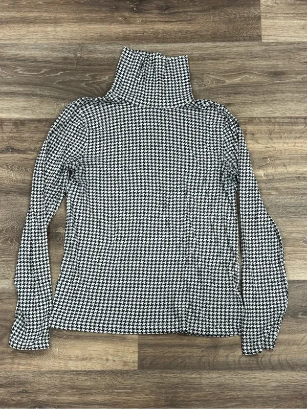 J. Crew Black and White Houndstooth Lightweight Long Sleeve Top Women’s Medium - Image 4