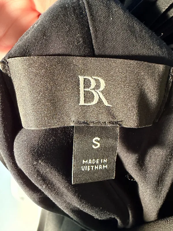 Banana Republic black pleated dress - Image 6