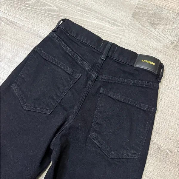 •EXPRESS• HIGH RISE STRAIGHT ANKLE JEANS - Image 3