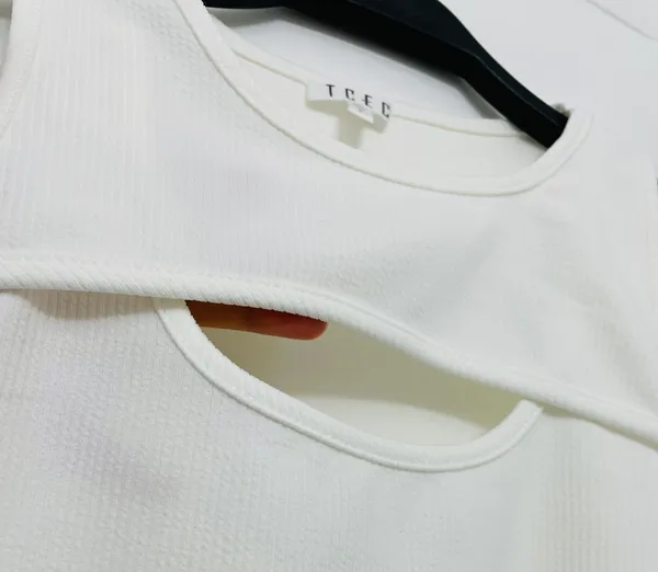 The Clothing Exchange Company | NWOT | Sleeveless Cutout Bodysuit | M | White | CT7673 - Image 3