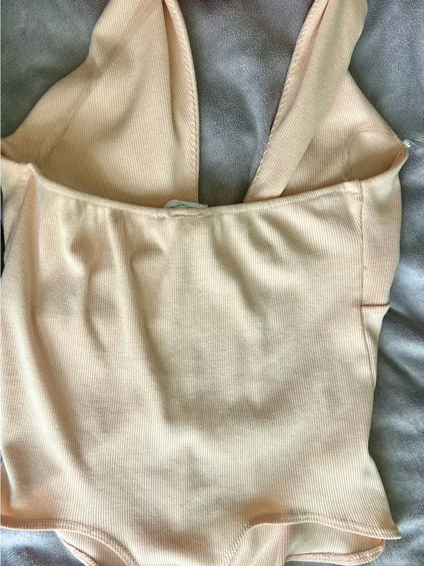 Le Lis Ribbed Halter Bodysuit in Peach - Image 2