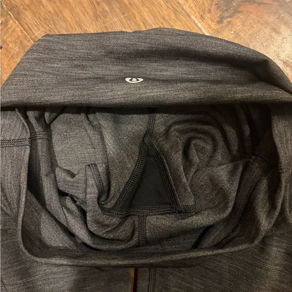 Lululemon Charcoal Leggings - Image 4