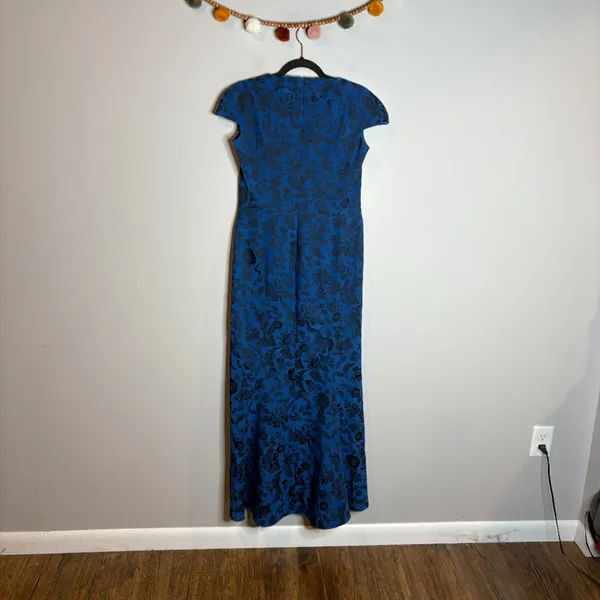 Zac Posen blue and black floral jacquard cap sleeve gown - Image 5