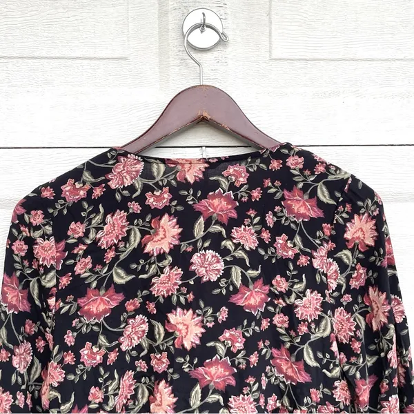 NWT American Eagle Womens Shirt Blouse Black Pink Mauve Floral Front Medium - Image 5