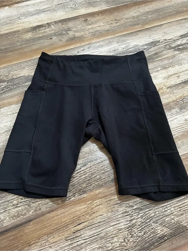 High-Rise Black Bike Shorts with Side Pocket - Image 2