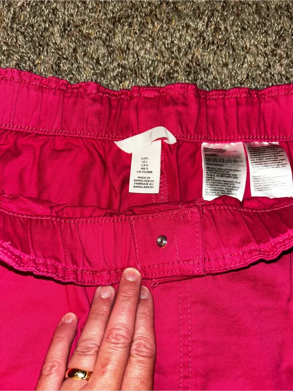 H&M Bright Hot Pink High Waist Elastic Shorts - Image 3