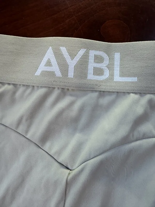 AYBL Pocket Style Bike Shorts Work Out Athletic Shorts Size Small Cream / Gray - Image 4
