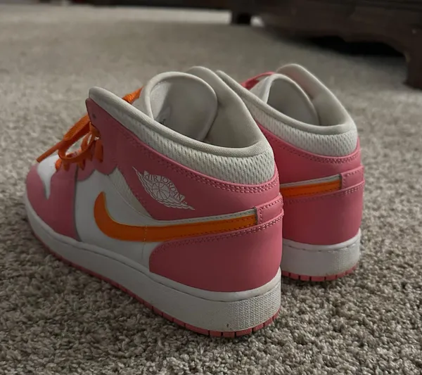 Nike Jordan Air 1 Mid GS - Image 2