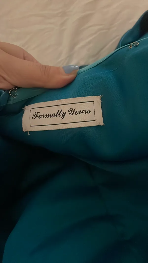 Homecoming dress from formally yours super flattering - Image 3