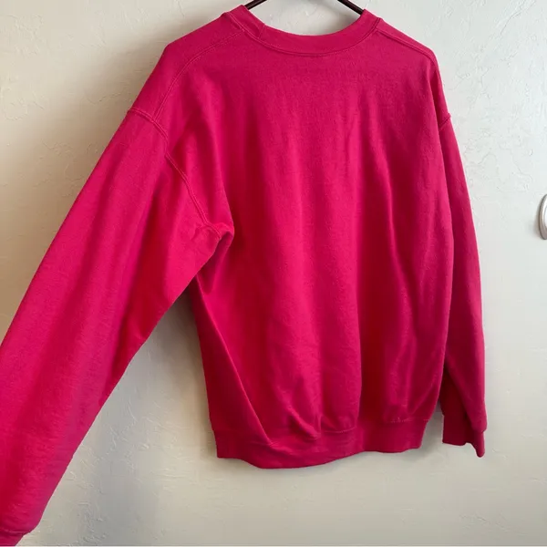 Gildan Oklahoma Graphic Pink Crew Neck Sweater - Image 4