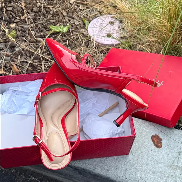 Kelly & Katie Glossy Red Slingback Heels - Image 3