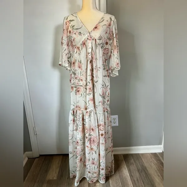 NWT Love Stitch Woman’s White Flower Airy Lightweight Boho Maxi Dress Size Large - Image 2