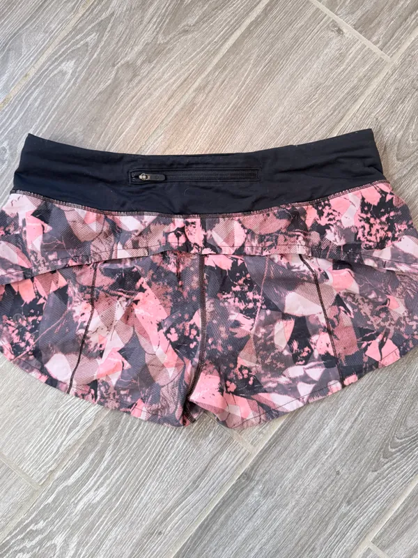 lululemon athletica Pink and Black Printed Speed Shorts 2.5” size 6 HTF - Image 2