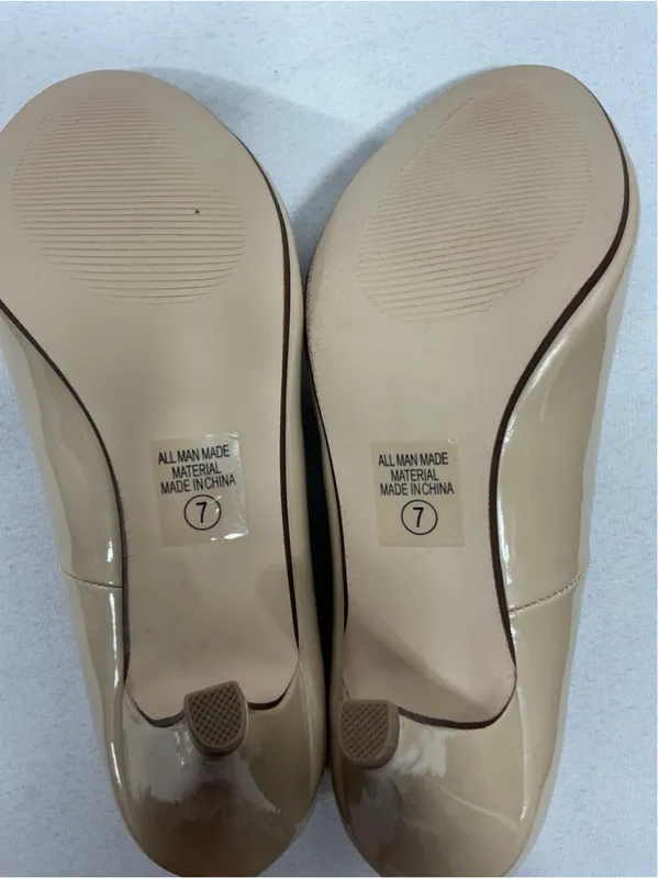 Womans New In Box City Classified Kaylee Mary Jane Pumps Size 7 Beige - Image 6