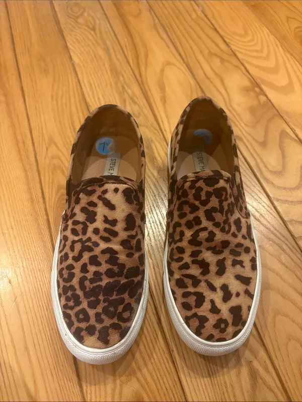 Steve Madden Size 7.5 Cheetah Leopard Slip on Sneaker Shoes - Image 2