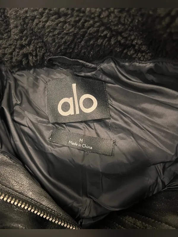 Alo Yoga Ice Breaker Oversized Satin Faux Leather Sherpa Puffer Jacket Size Med - Image 6
