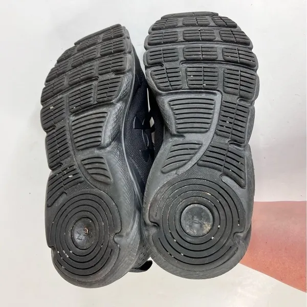 Under Armour Charged Assert sneakers all black size 8.5‎ - Image 6