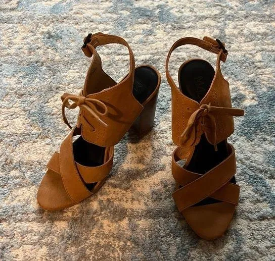 Block Heel Sandals Size 7.5 - Image 2