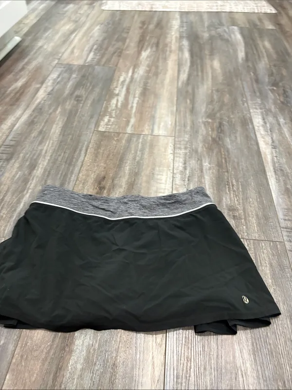 LULULEMON Black & Gray Ruffle Skirt Size 6 - Image 6