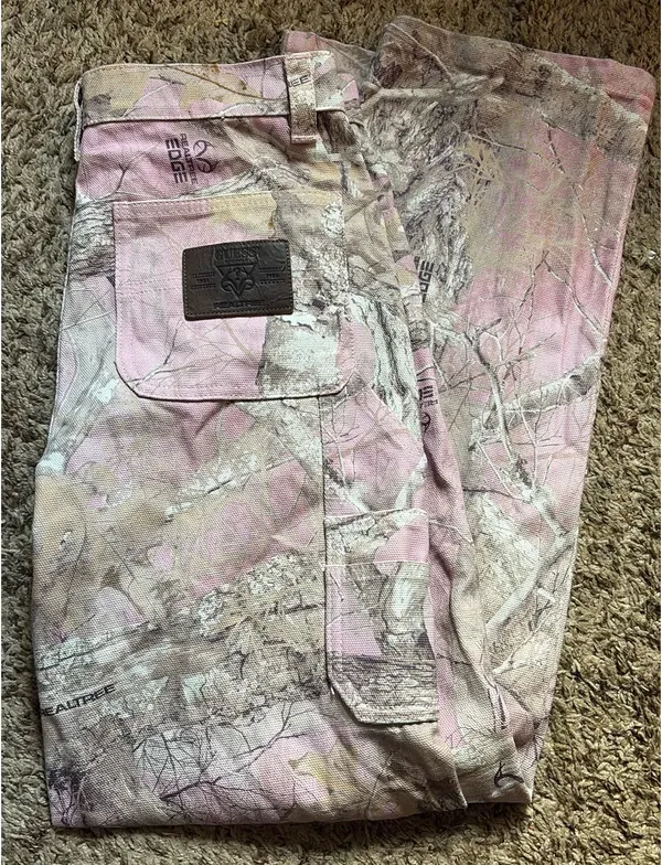 Guess realtree camo pants  - Image 3