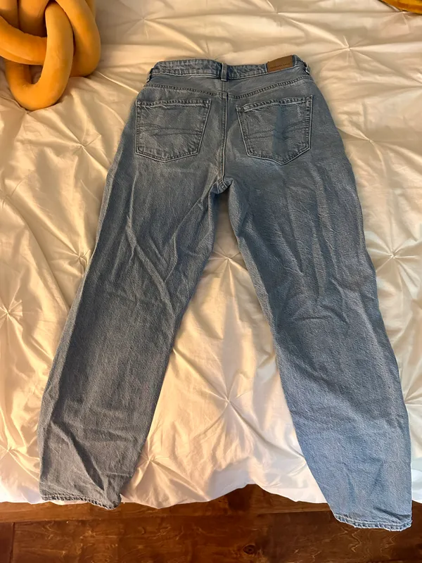American Eagle Outfitters Mom Jeans - Image 4