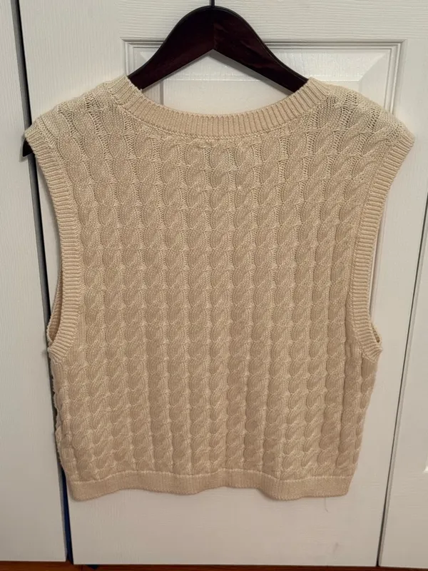 Abercrombie & Fitch Cable Knit Sweater Vest in Beige - Image 3