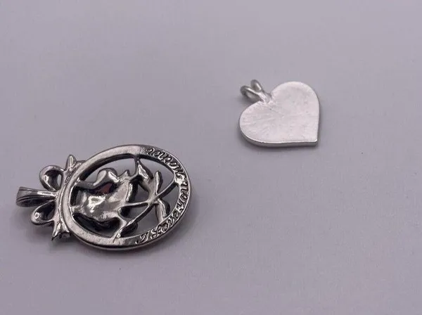 Lot Of 2Costume Pendants / Charms / Mom / I Love You Mom - Image 9