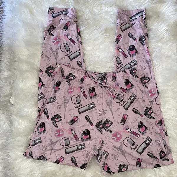 Charlotte Russe Pink and White Beautiful Me Makeup Print Pajama Set - Image 2