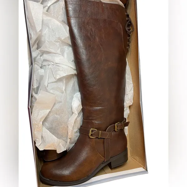 SODA Brown Knee High Faux Leather Rear Lacing Boots NIB - Size 6 - Image 10