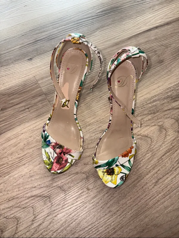 D brand Tropical Floral Ankle-Strap Heels - White Multi 7 - Image 3