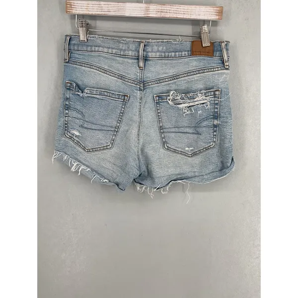 American Eagle Womens Relaxed Short Light Wash Distressed Denim 4 - Image 3