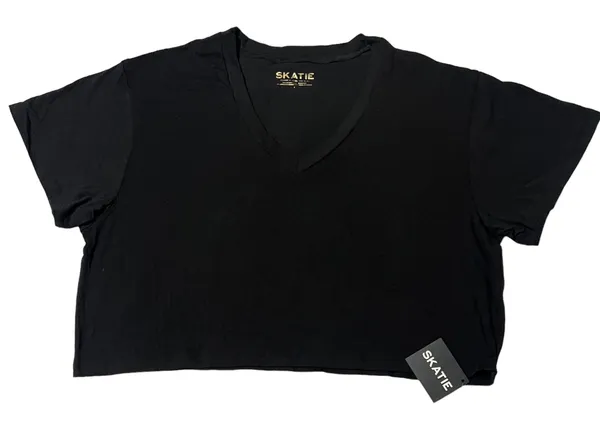 ALEXIS TEE - BLACK  - Image 3