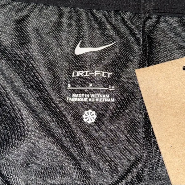 Nike dri fit gray shorts small nwt - Image 2